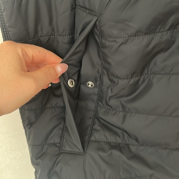 Carhartt Men’s Rain Defender® Insulated Vest - Relaxed Fit Size Medium - Picture 3 of 12